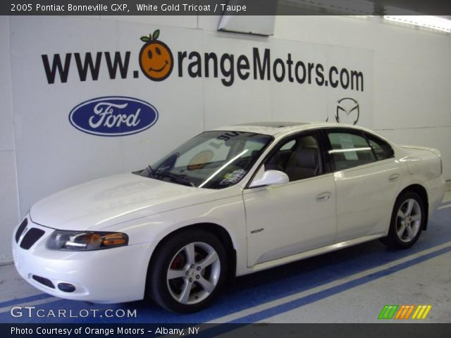 2005 Pontiac Bonneville GXP in White Gold Tricoat