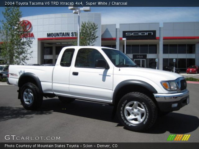 2004 Toyota Tacoma V6 TRD Xtracab 4x4 in Super White