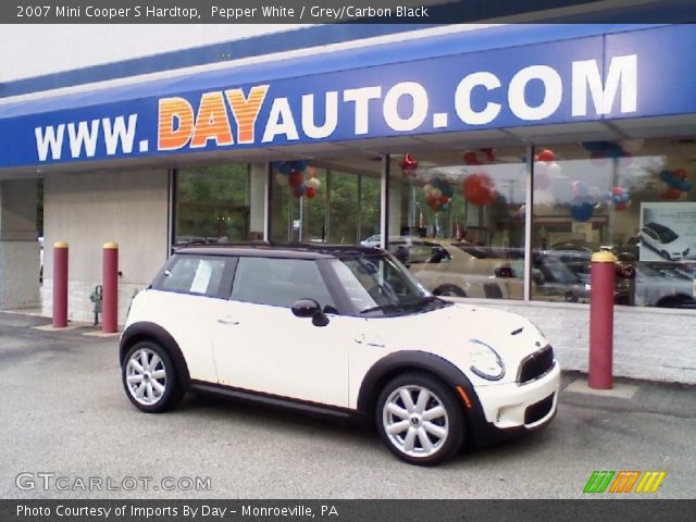 2007 Mini Cooper S Hardtop in Pepper White