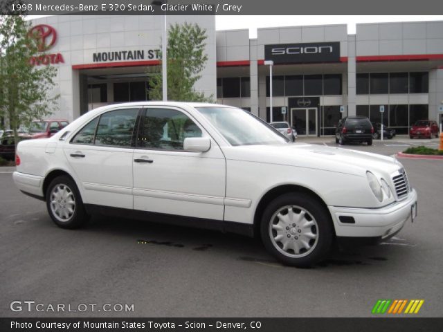 1998 Mercedes-Benz E 320 Sedan in Glacier White