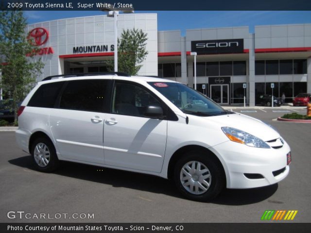 2009 Toyota Sienna LE in Super White