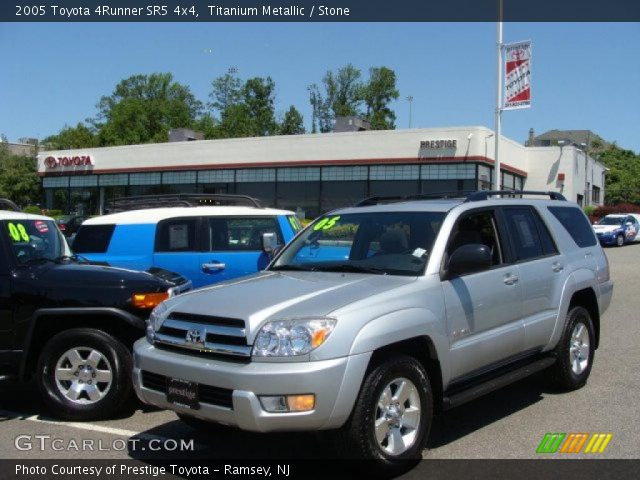 2005 Toyota 4Runner SR5 4x4 in Titanium Metallic
