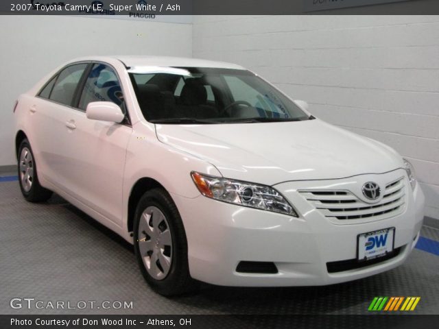 2007 Toyota Camry LE in Super White