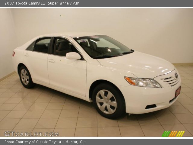2007 Toyota Camry LE in Super White