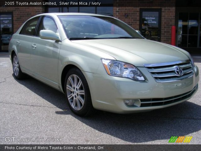 2005 Toyota Avalon Limited in Silver Pine Mica