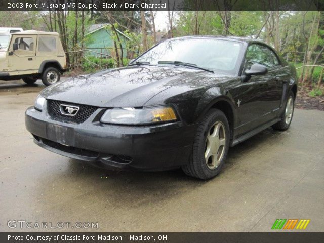 2003 Ford Mustang V6 Coupe in Black