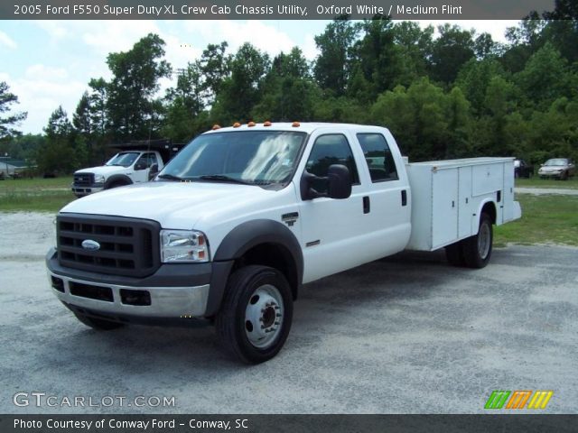 2005 Ford F550 Super Duty XL Crew Cab Chassis Utility in Oxford White