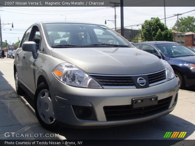2007 Nissan Versa S in Magnetic Grey Metallic