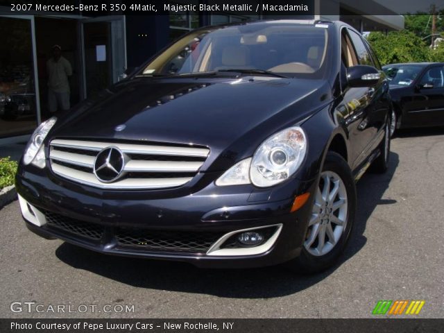 2007 Mercedes-Benz R 350 4Matic in Majestic Black Metallic