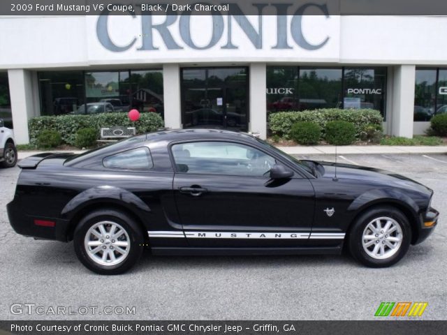 2009 Ford Mustang V6 Coupe in Black