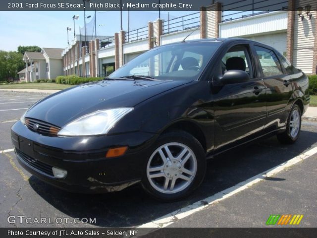 2001 Ford Focus SE Sedan in Pitch Black