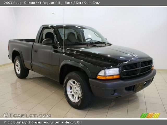 2003 Dodge Dakota SXT Regular Cab in Black