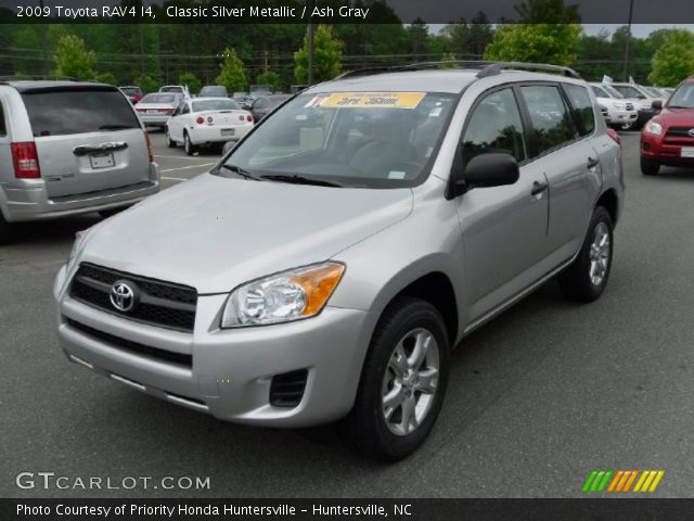 2009 Toyota RAV4 I4 in Classic Silver Metallic