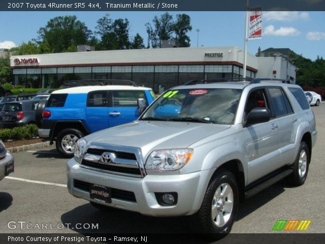 2007 Toyota 4Runner SR5 4x4 in Titanium Metallic