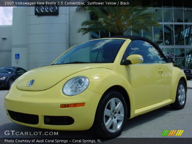 2007 Volkswagen New Beetle 2.5 Convertible in Sunflower Yellow