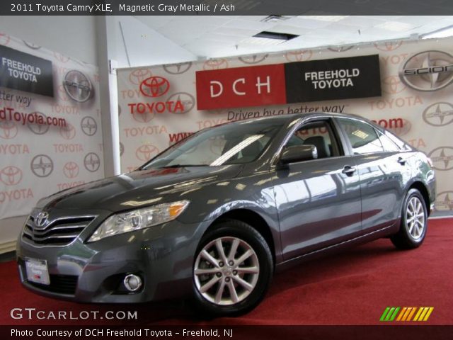 2011 Toyota Camry XLE in Magnetic Gray Metallic