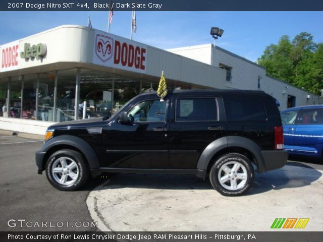 2007 Dodge Nitro SXT 4x4 in Black
