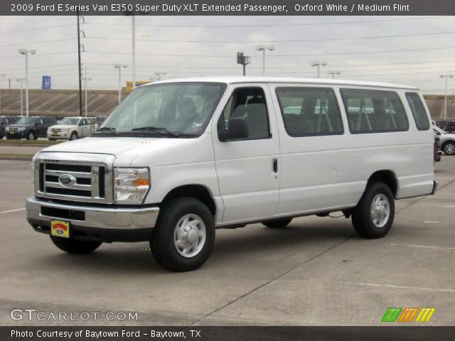 2009 Ford E Series Van E350 Super Duty XLT Extended Passenger in Oxford White