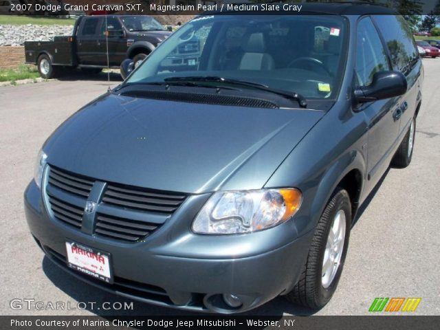 2007 Dodge Grand Caravan SXT in Magnesium Pearl