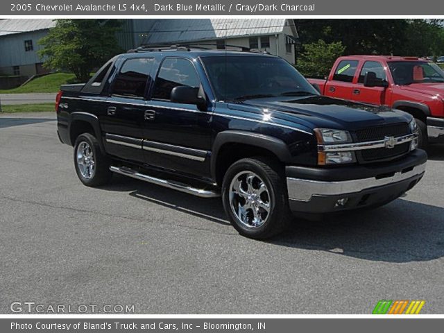 2005 Chevrolet Avalanche LS 4x4 in Dark Blue Metallic