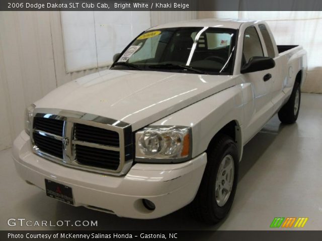 2006 Dodge Dakota SLT Club Cab in Bright White