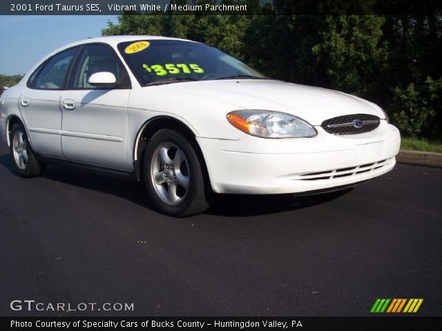 2001 Ford Taurus SES in Vibrant White
