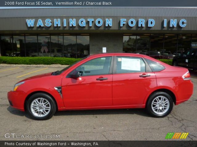 2008 Ford Focus SE Sedan in Vermillion Red