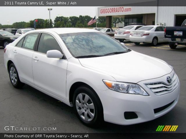 2011 Toyota Camry LE in Super White