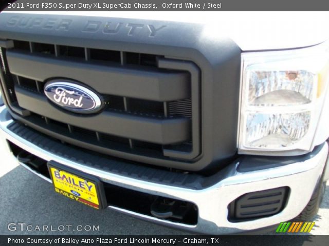 2011 Ford F350 Super Duty XL SuperCab Chassis in Oxford White