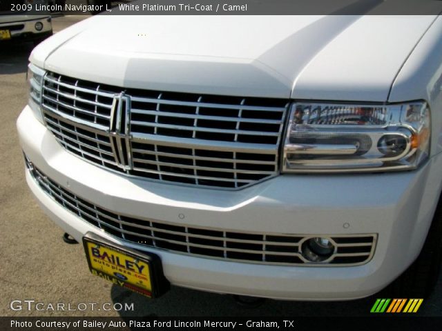 2009 Lincoln Navigator L in White Platinum Tri-Coat
