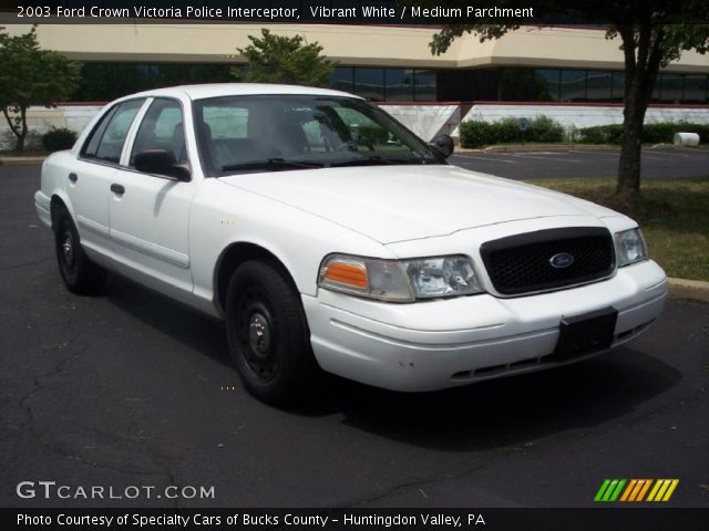 2003 Ford Crown Victoria Police Interceptor in Vibrant White