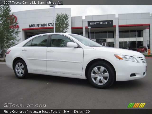 2007 Toyota Camry LE in Super White