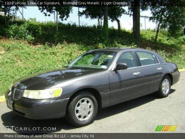 1999 Lincoln Town Car Signature in Midnight Grey Metallic