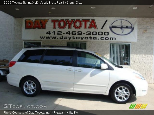 2006 Toyota Sienna XLE in Arctic Frost Pearl