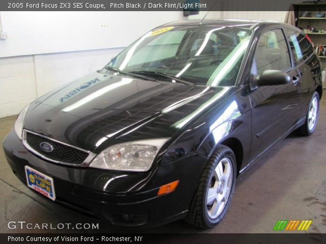 2005 Ford Focus ZX3 SES Coupe in Pitch Black