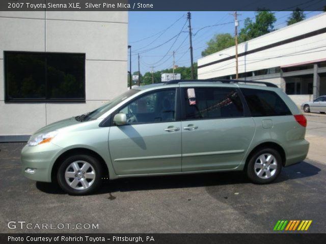 2007 Toyota Sienna XLE in Silver Pine Mica