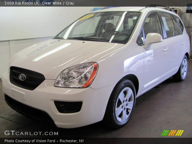 2009 Kia Rondo LX in Clear White