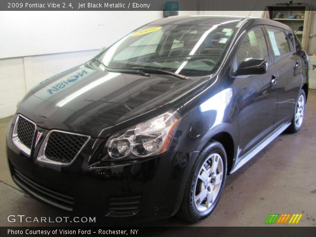 2009 Pontiac Vibe 2.4 in Jet Black Metallic