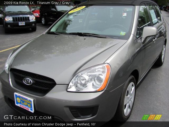2009 Kia Rondo LX in Titanium Gray