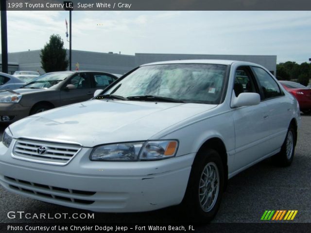 1998 Toyota Camry LE in Super White