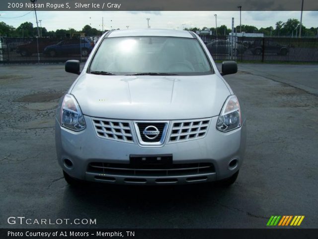 2009 Nissan Rogue S in Silver Ice