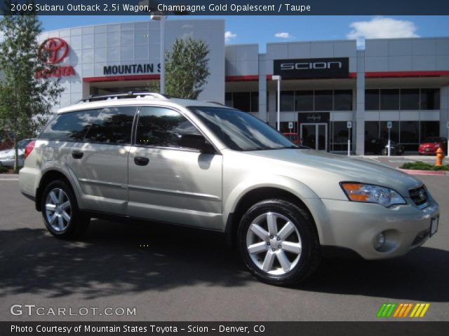 2006 Subaru Outback 2.5i Wagon in Champagne Gold Opalescent