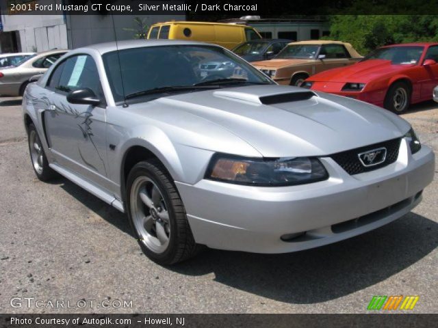 2001 Ford Mustang GT Coupe in Silver Metallic