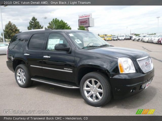 2010 GMC Yukon Denali AWD in Onyx Black