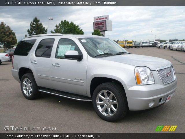 2010 GMC Yukon Denali AWD in Pure Silver Metallic