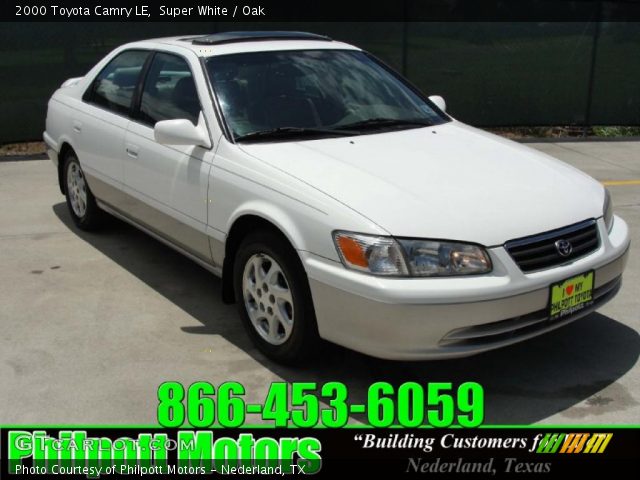 2000 Toyota Camry LE in Super White