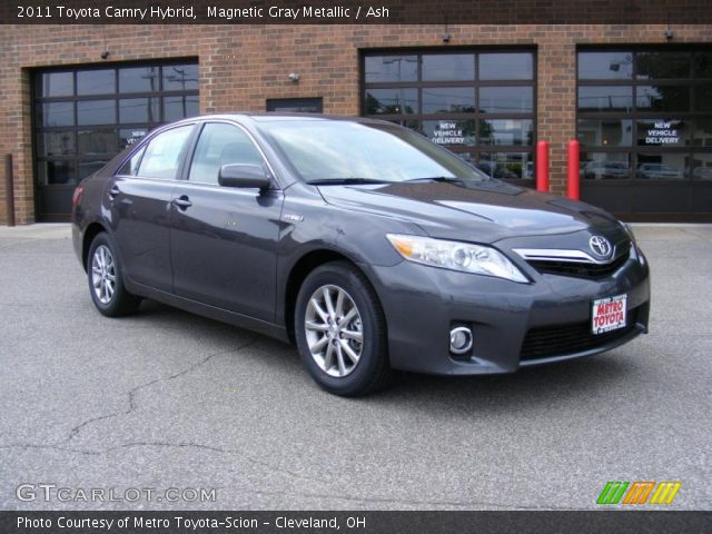 2011 Toyota Camry Hybrid in Magnetic Gray Metallic