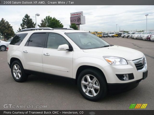 2008 Saturn Outlook XR AWD in Cream White