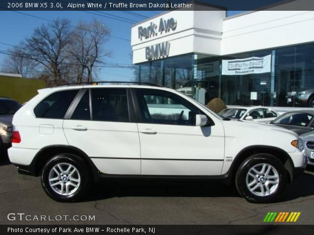 2006 BMW X5 3.0i in Alpine White