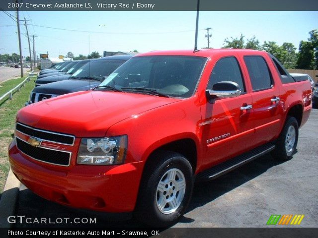 2007 Chevrolet Avalanche LS in Victory Red